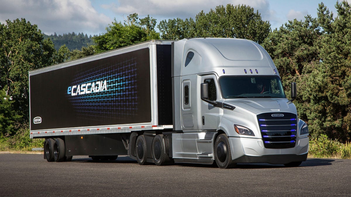 Daimler Trucks opens preorders on its eCascadia and eM2 electric trucks -  CNET