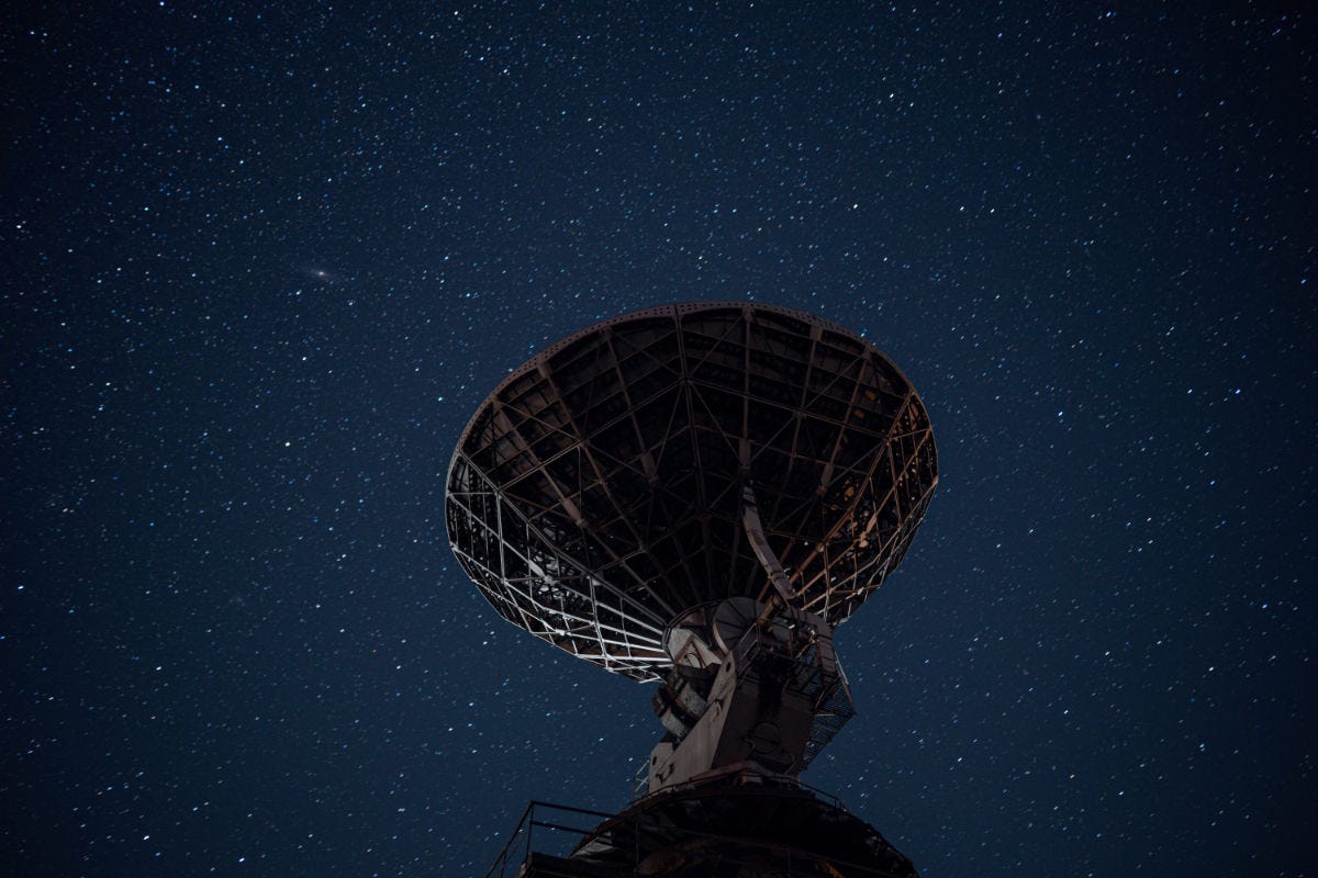 Radio telescope by Igor Mashkov