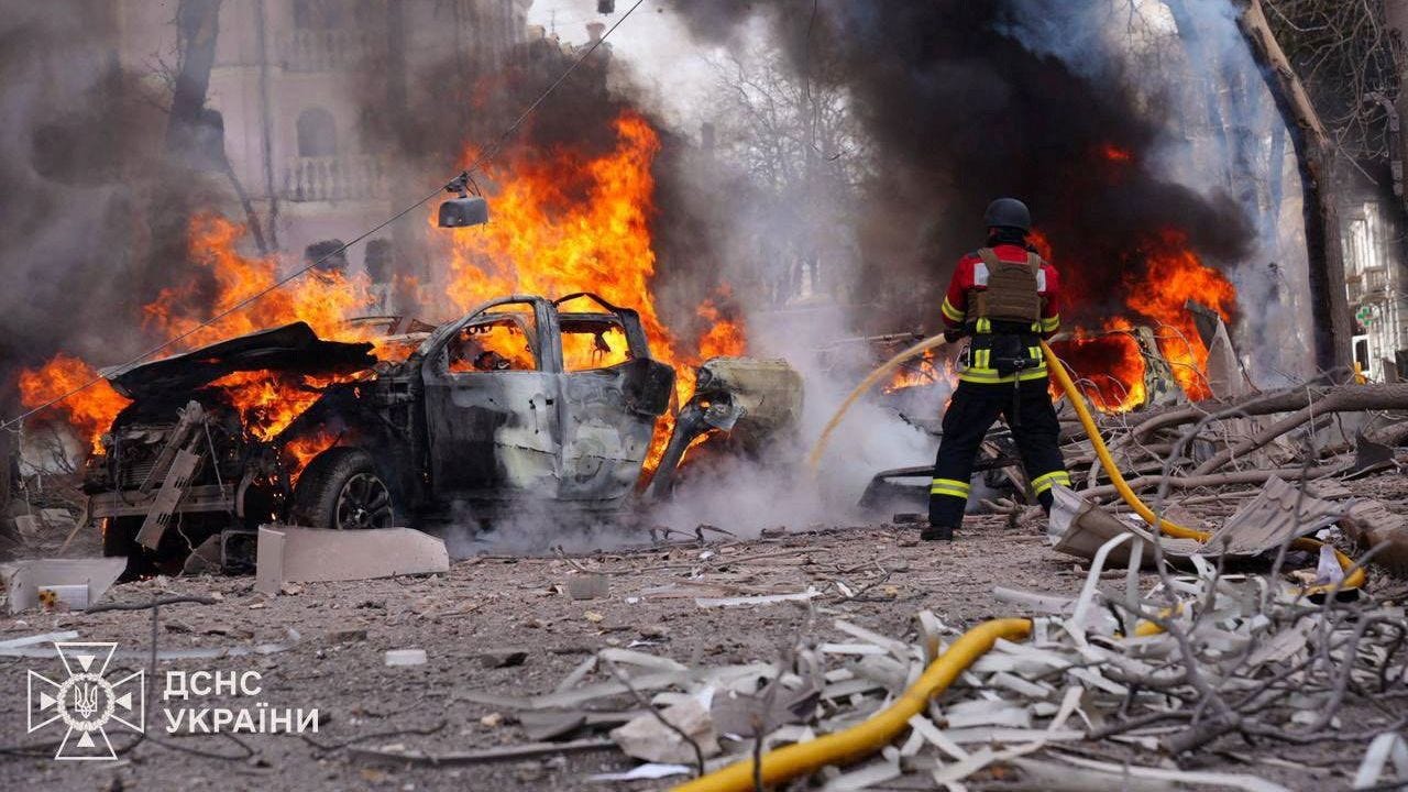 Russian strikes on northeastern Ukrainian city of Sumy kill 32, in  deadliest attack this year | CNN