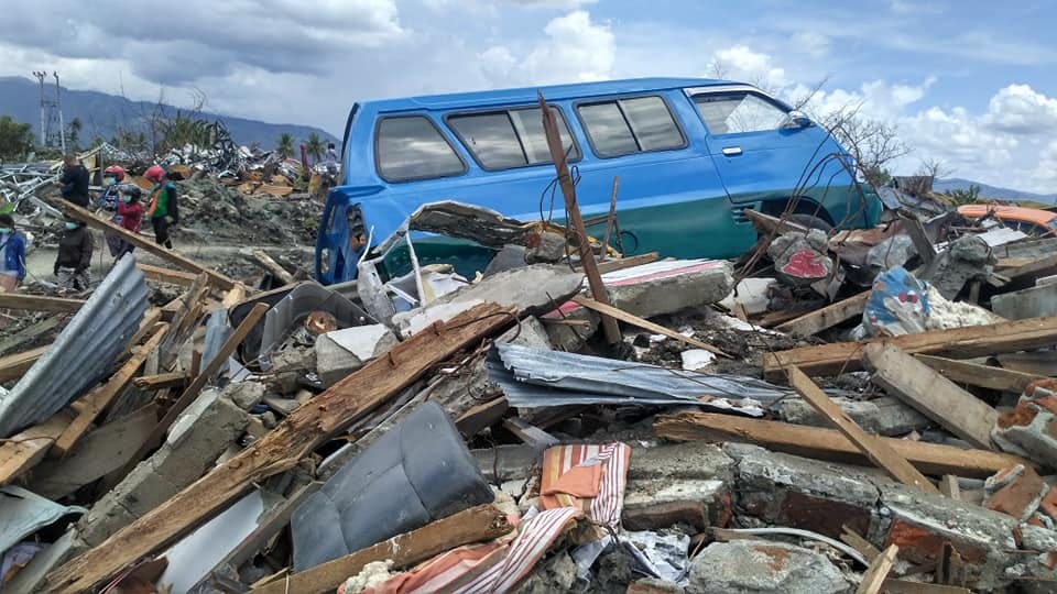 I danni provocati dal terremoto del 28 settembre scorso a Petobo, un villaggio a sud della capitale Palu nella provincia centrale dell'isola di Sulawesi, Indonesia. Credit: Devina Andiviaty / Wikipedia. Licenza: CC BY-SA 3.0. 