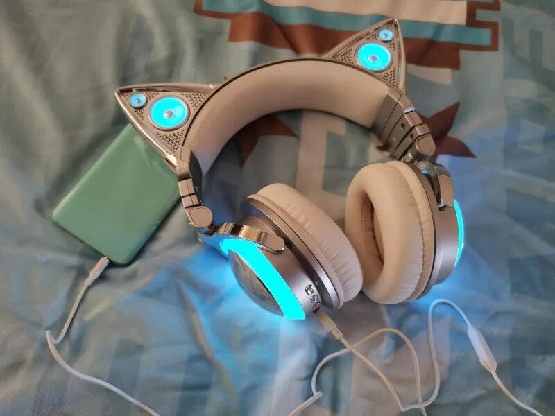 Original BROOKSTONE Cat Ears Wireless Bluetooth Headphone Ariana Grande  Signature Silver RGB Luminescence Girl Gaming Headset