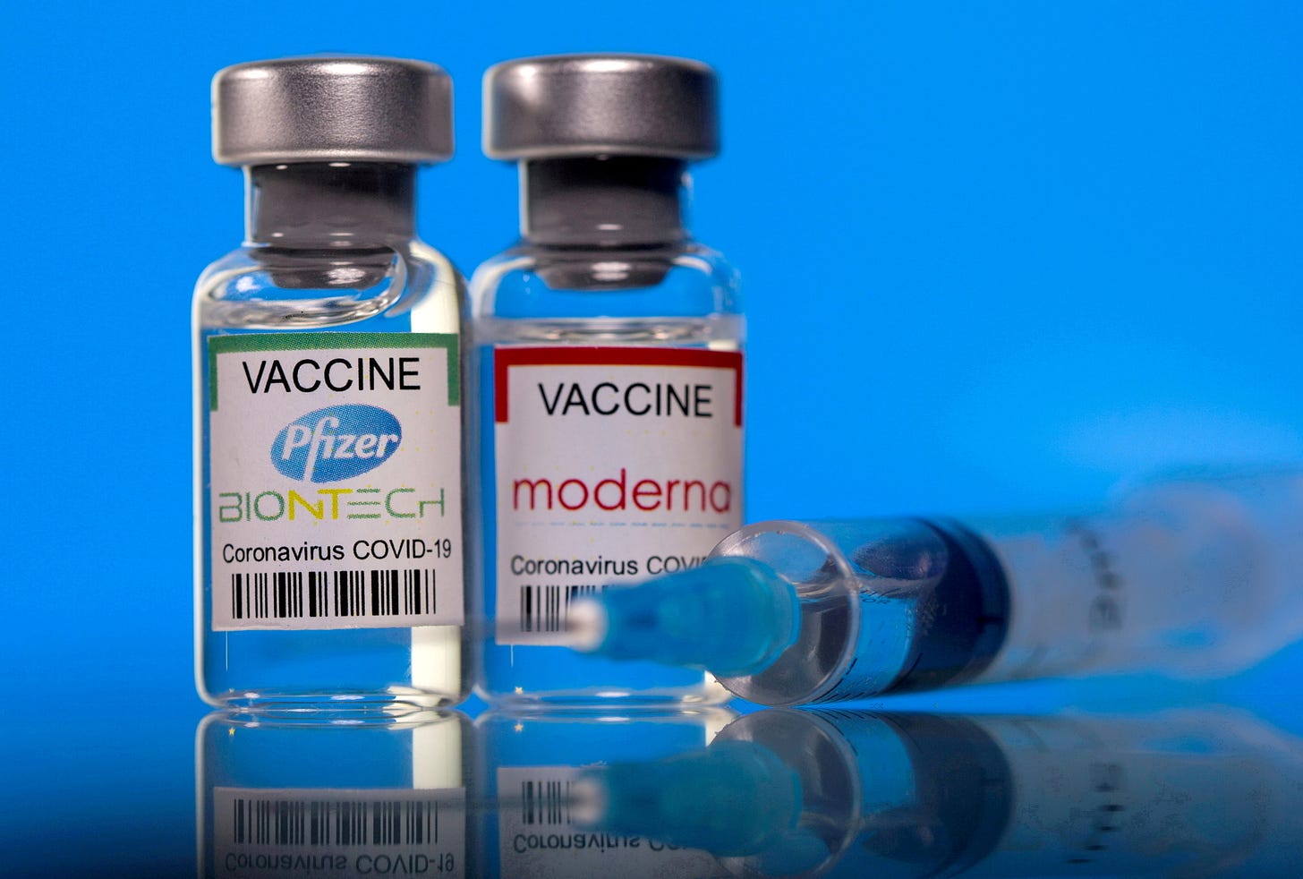 U.S. court upholds hospital employee COVID-19 vaccine rule in test case |  Reuters
