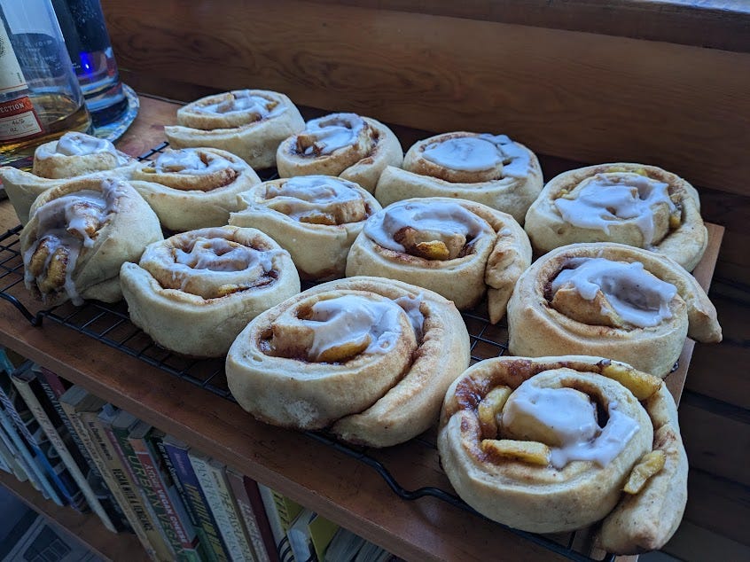 banana cinnamon rollz