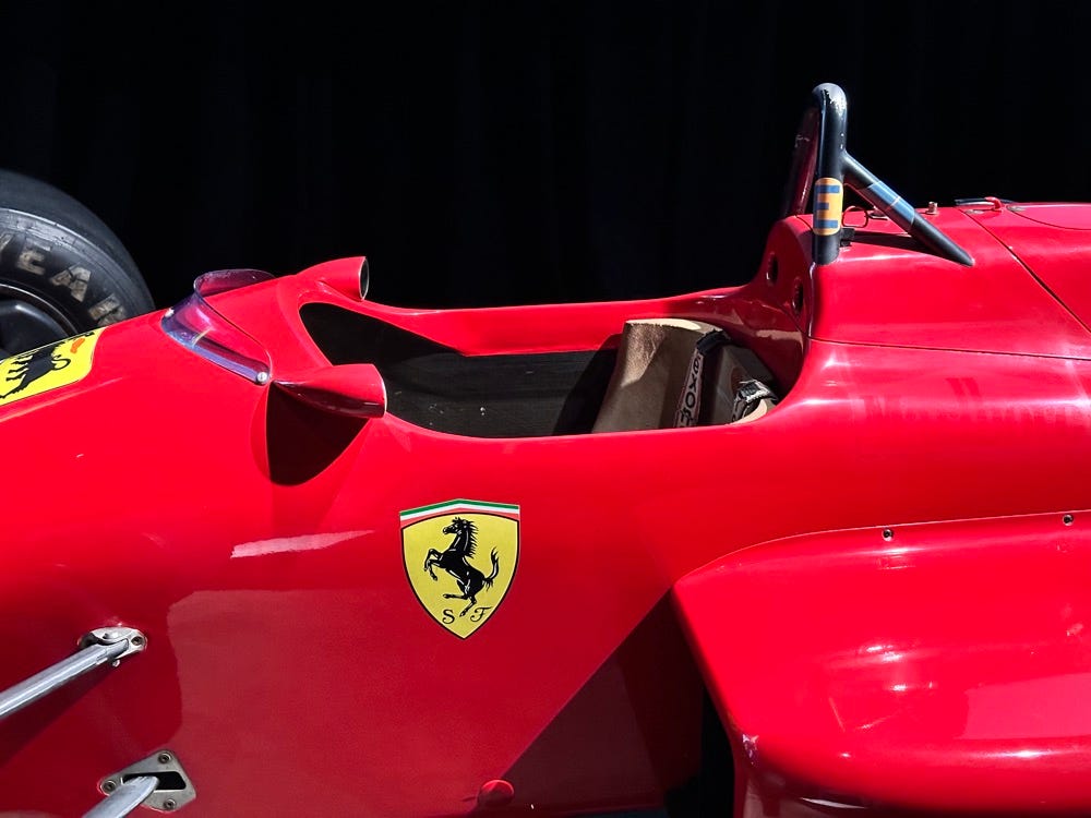 Na zdjęciu bolid Ferrari z początków Formuły 1.