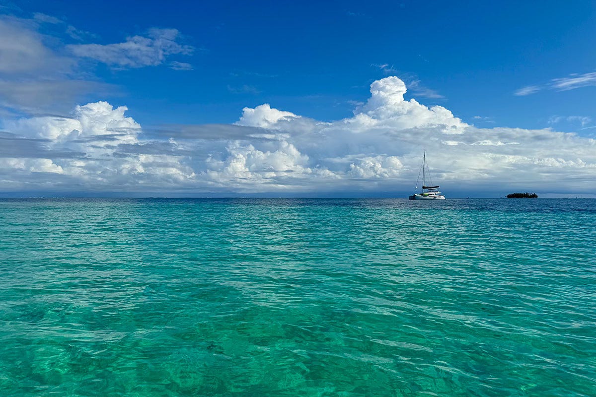 Sail boat in San Blas