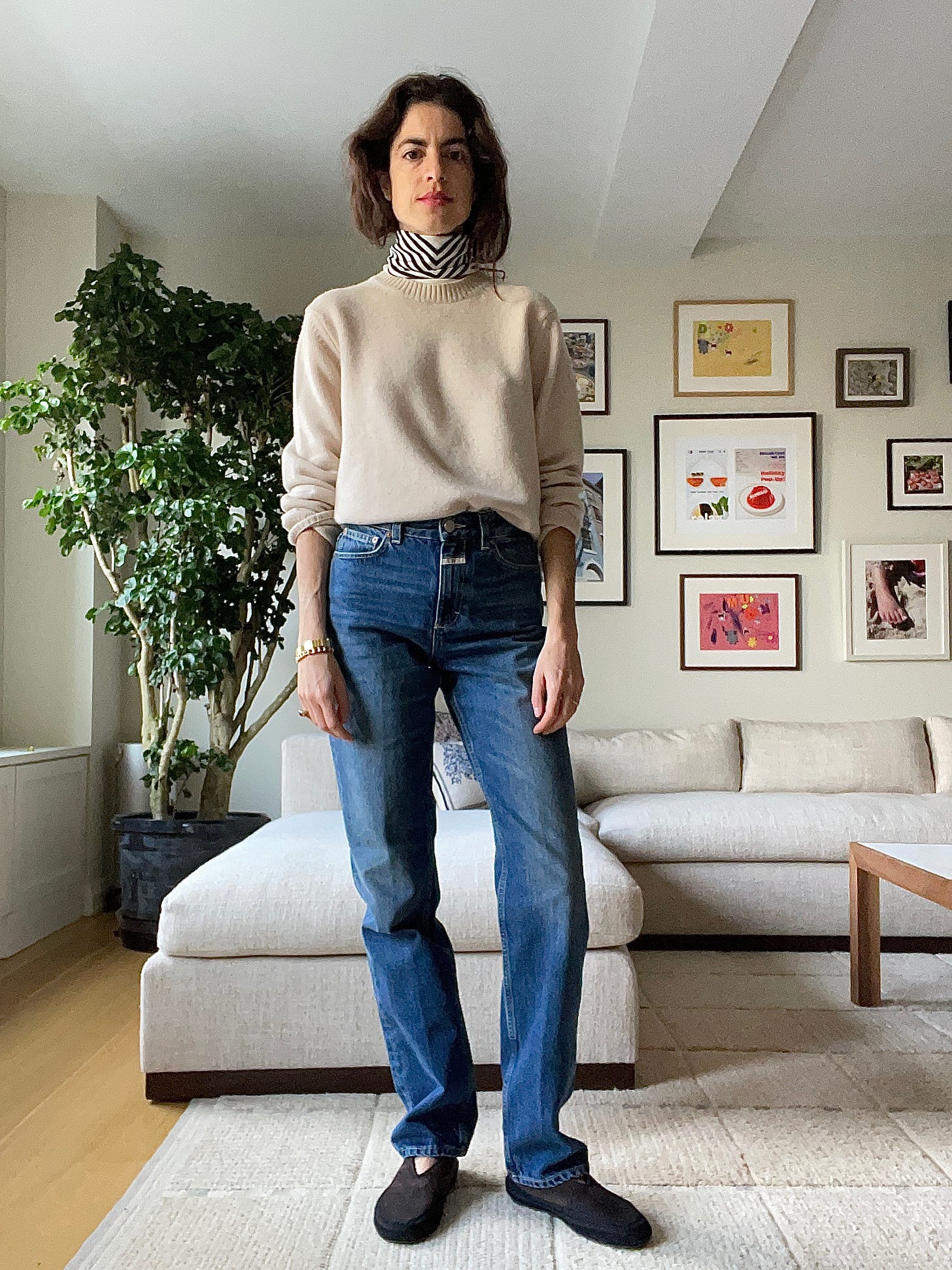 How to wear the same jeans and sweater for one week