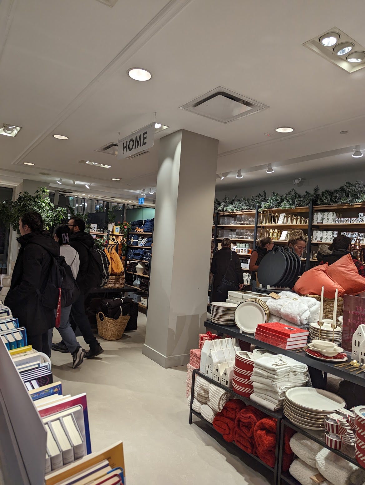 H&m 2025 rideau center
