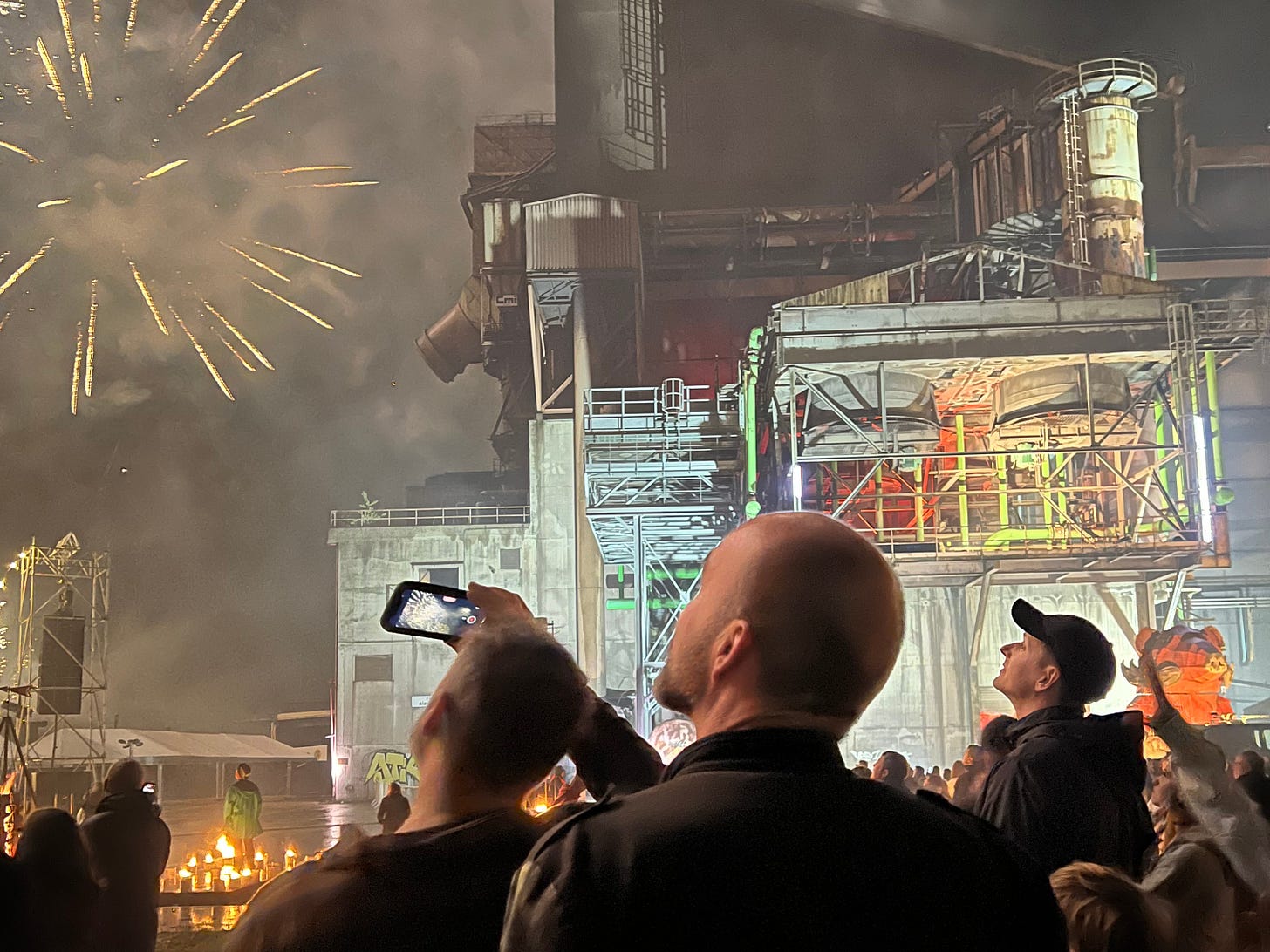 The Art of Excess and the Excess of Art