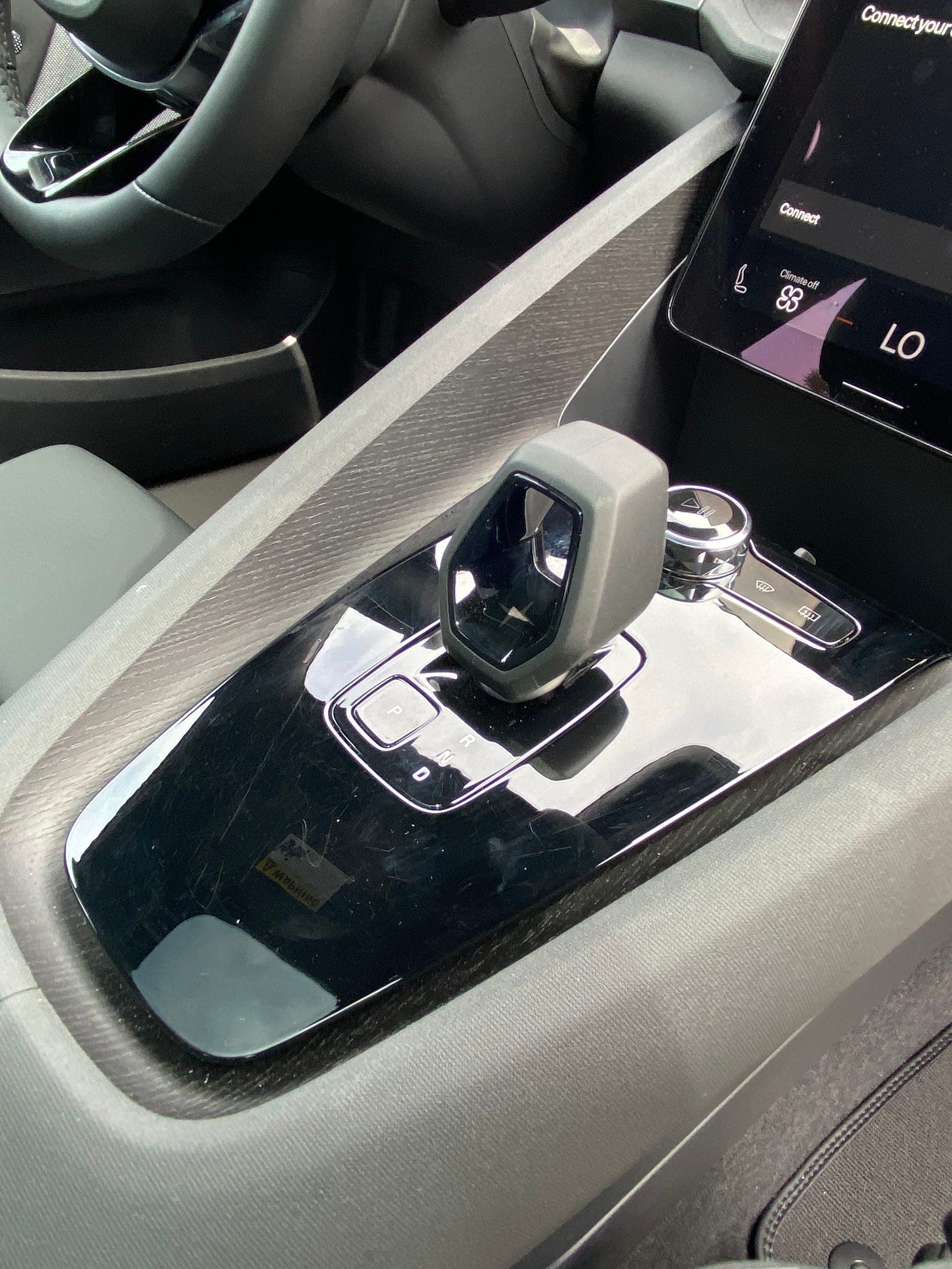 Polestar 2 store center console wrap