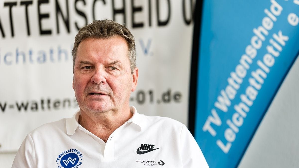 Slawomir Filipowski im August 2017 bei einem Redaktionsbesuch der WAZ. Der langjährige Hürdensprint-Trainer des TV Wattenscheid 01 ist im Alter von 64 Jahren überraschend verstorben.
