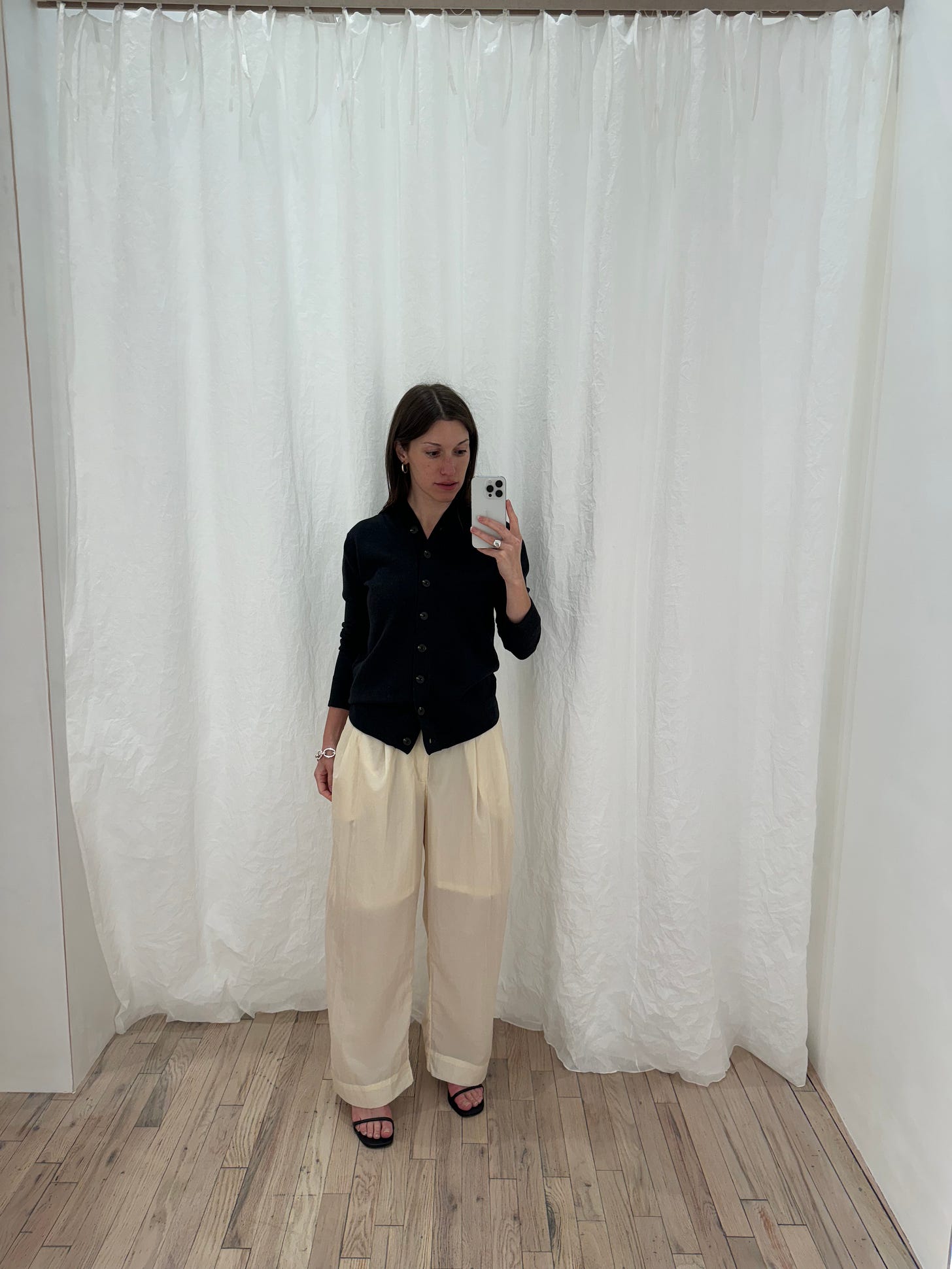233: Sohoasis - by laura reilly - Magasin