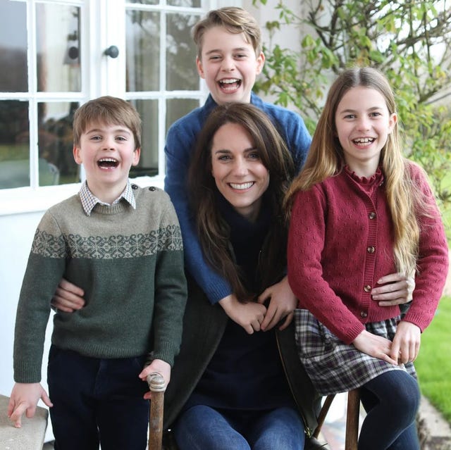 Kate Middleton's Mother's Day Pic Photoshop Fail