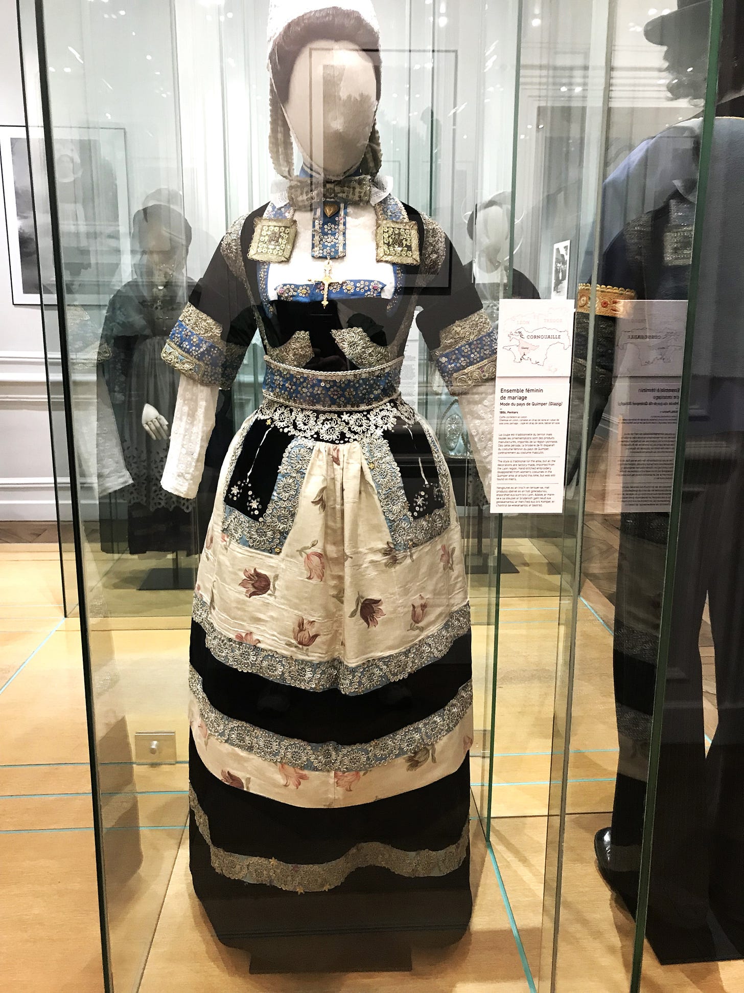 Quinper dress shop
