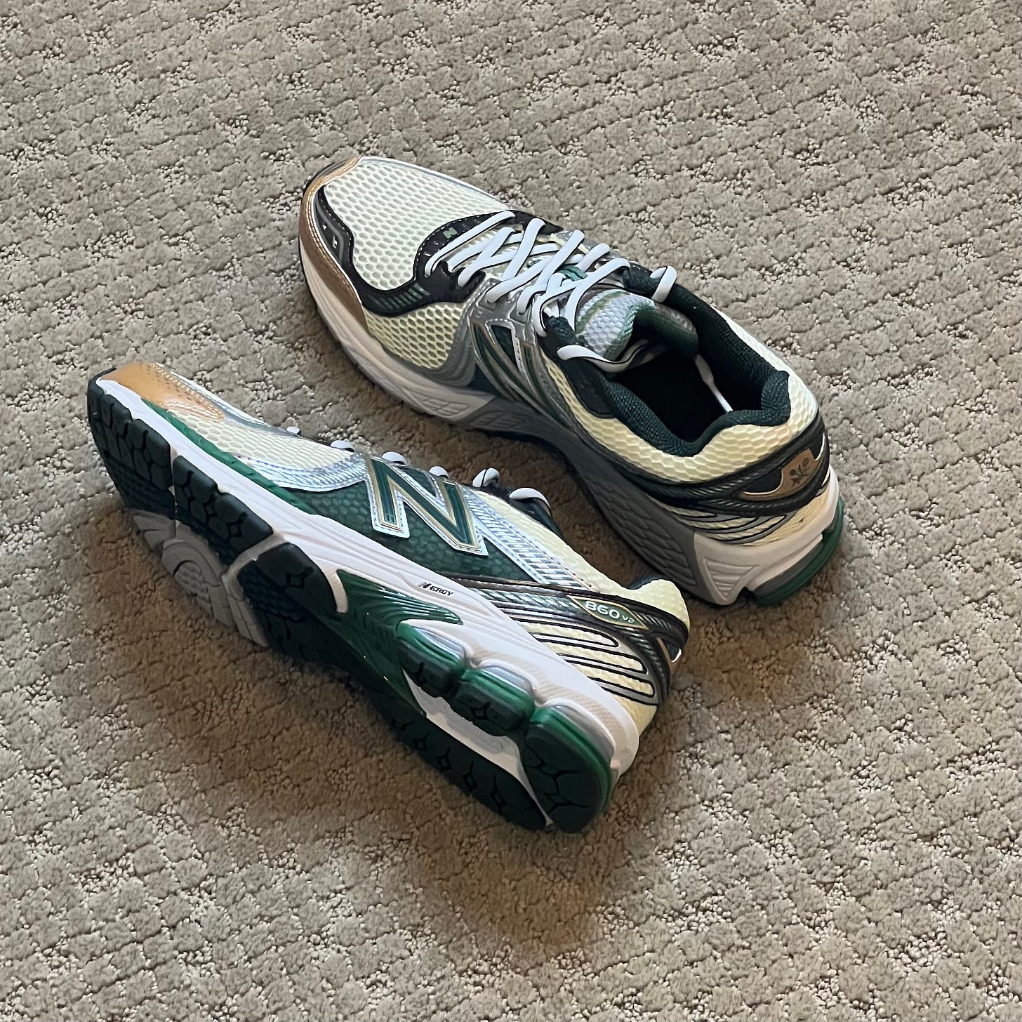 Amazon new balance 860v2 2025