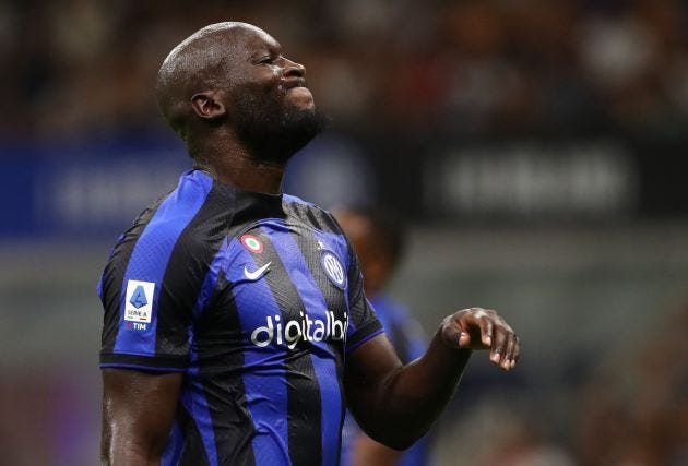 Man United reject big European club’s first offer for unwanted midfielder