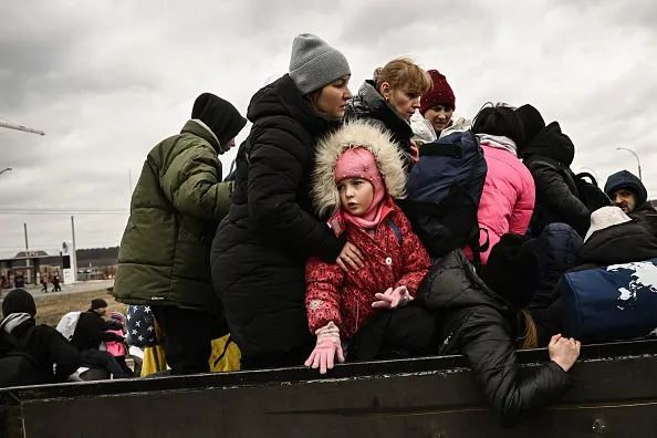 Ucranianos evacuados de Irpin