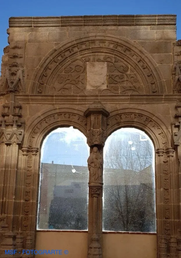 Portada Iglesia Hospital Santa Escolástica (Ávila, España)