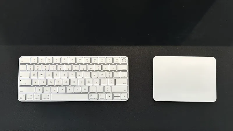 Magic Keyboard & Magic Trackpad