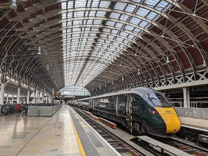 A GWR train in Paddington station