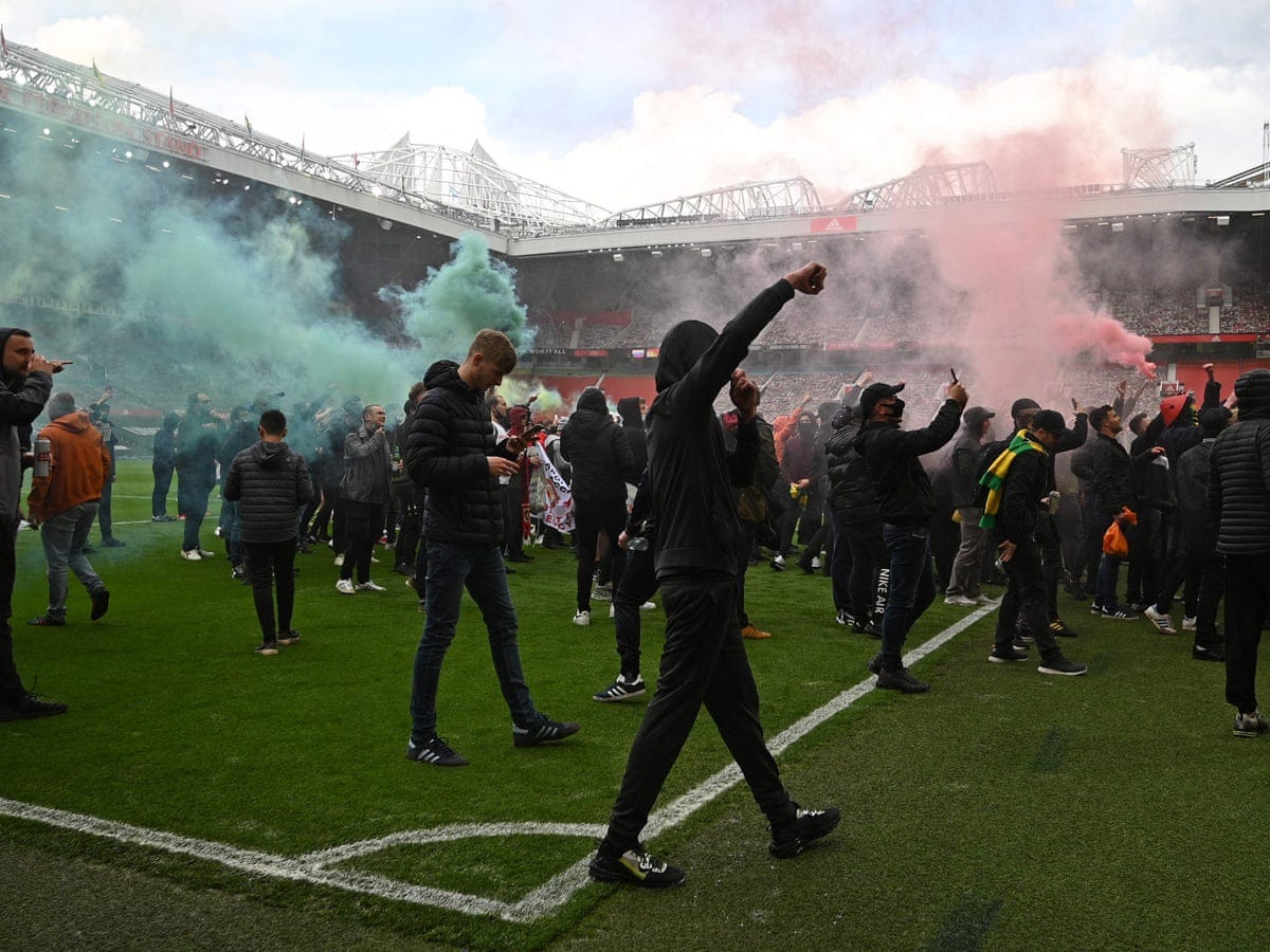 Manchester United v Liverpool postponed after fans invade Old Trafford in protest | Manchester United | The Guardian