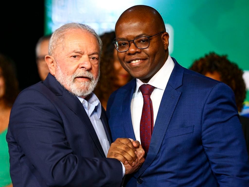 Lula demite Silvio Almeida após denúncias de assédio e importunação sexual Lula demite Silvio Almeida após denúncias de assédio e importunação sexual