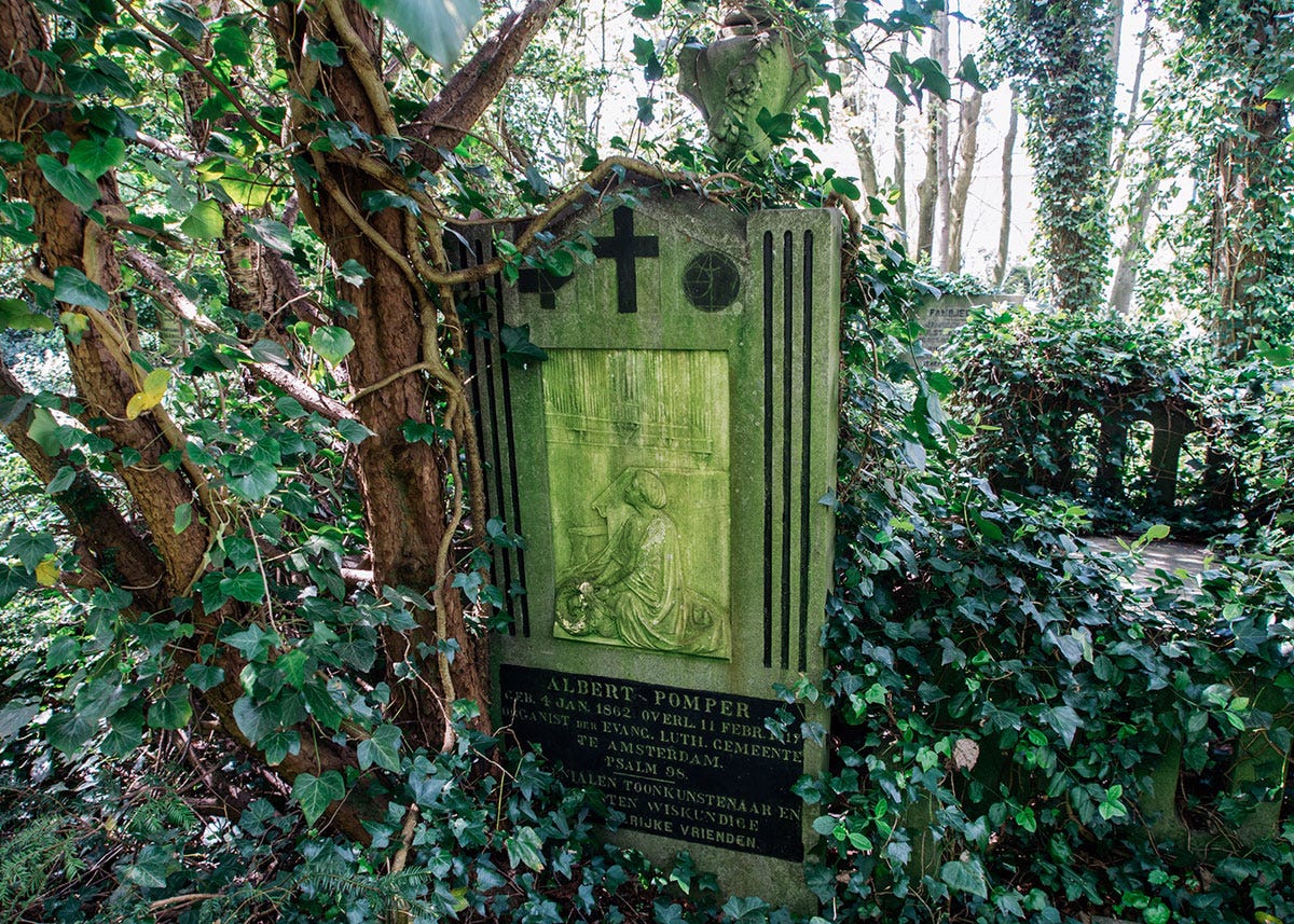 Cemetery Review # 4 - Huis te Vraag - Amsterdam - The Netherlands - A Course in Dying Cemetery Review # 4 - Huis te Vraag - Amsterdam - The Netherlands - A Course in Dying