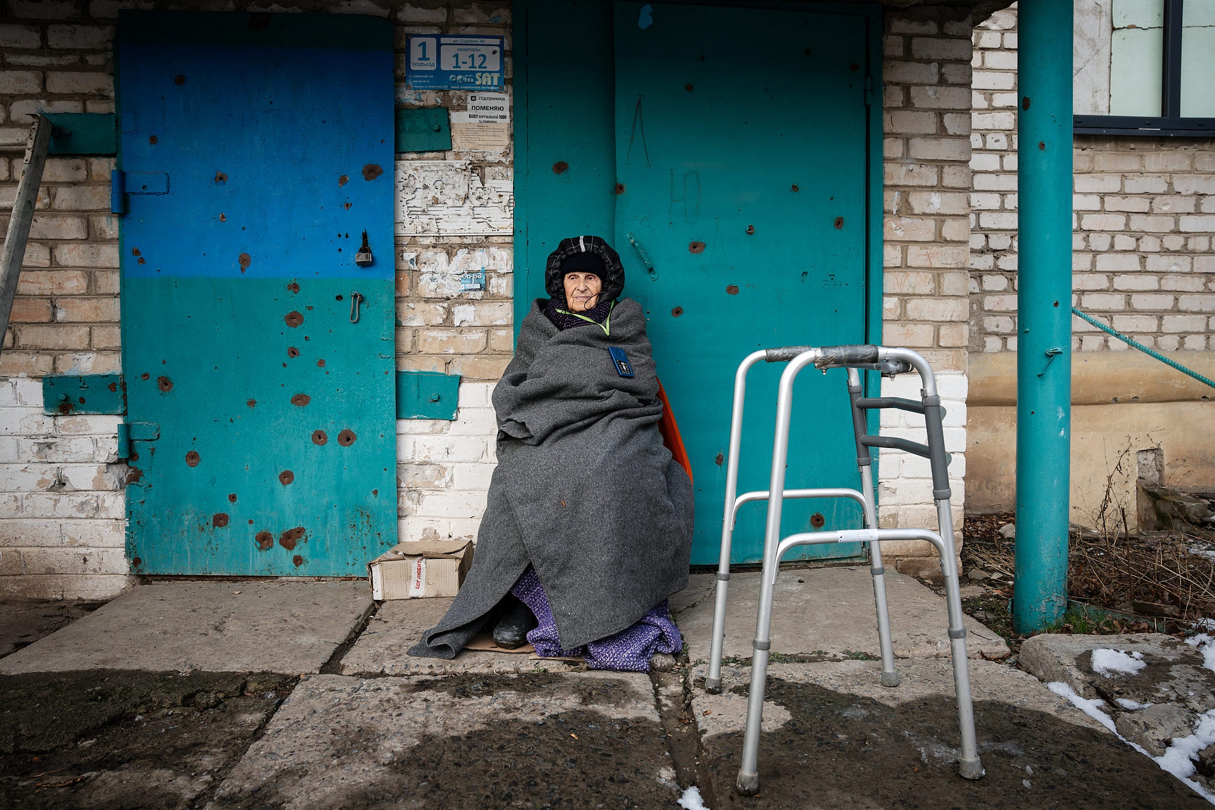 Ukraine, surviving amid the ruins by Gaëlle Girbes, winner of the Boulat Grant in 2024.