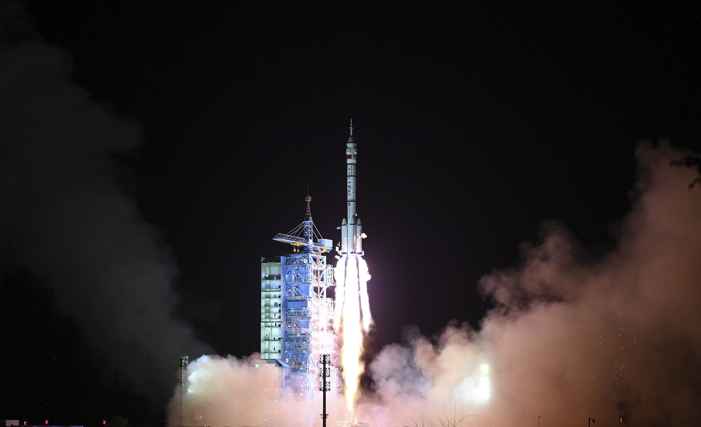 The Long March 2F/G Y19 vehicle lifting off during for the Shenzhou-19 mission.