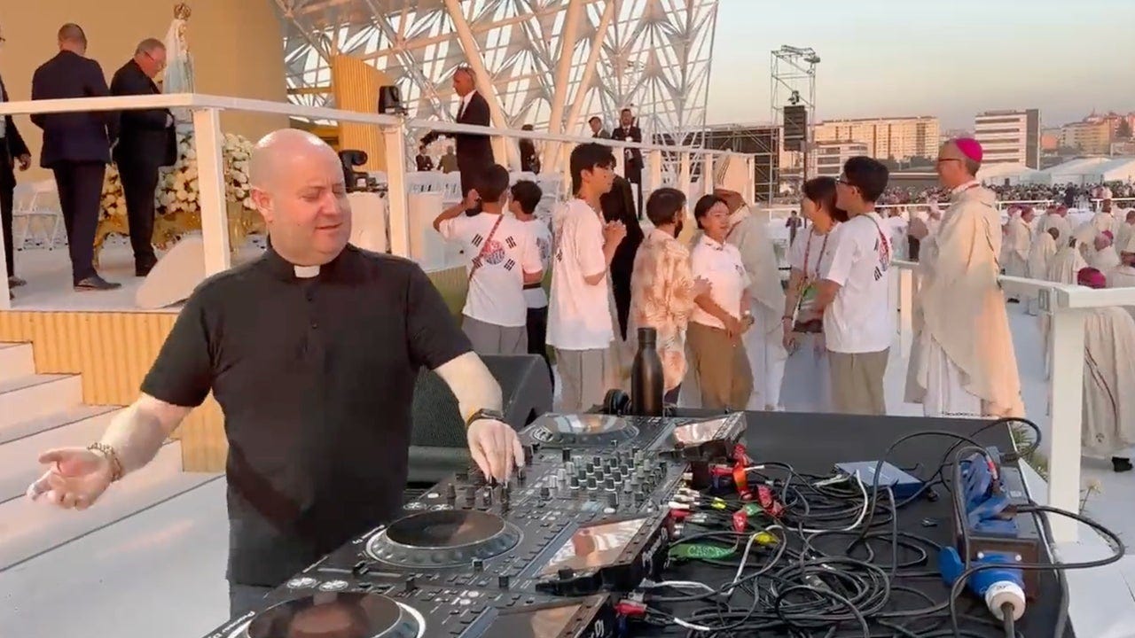 Ibiza o Lisboa? En la JMJ un sacerdote DJ crea la atmósfera con su música  tecno mientras el sol se pone