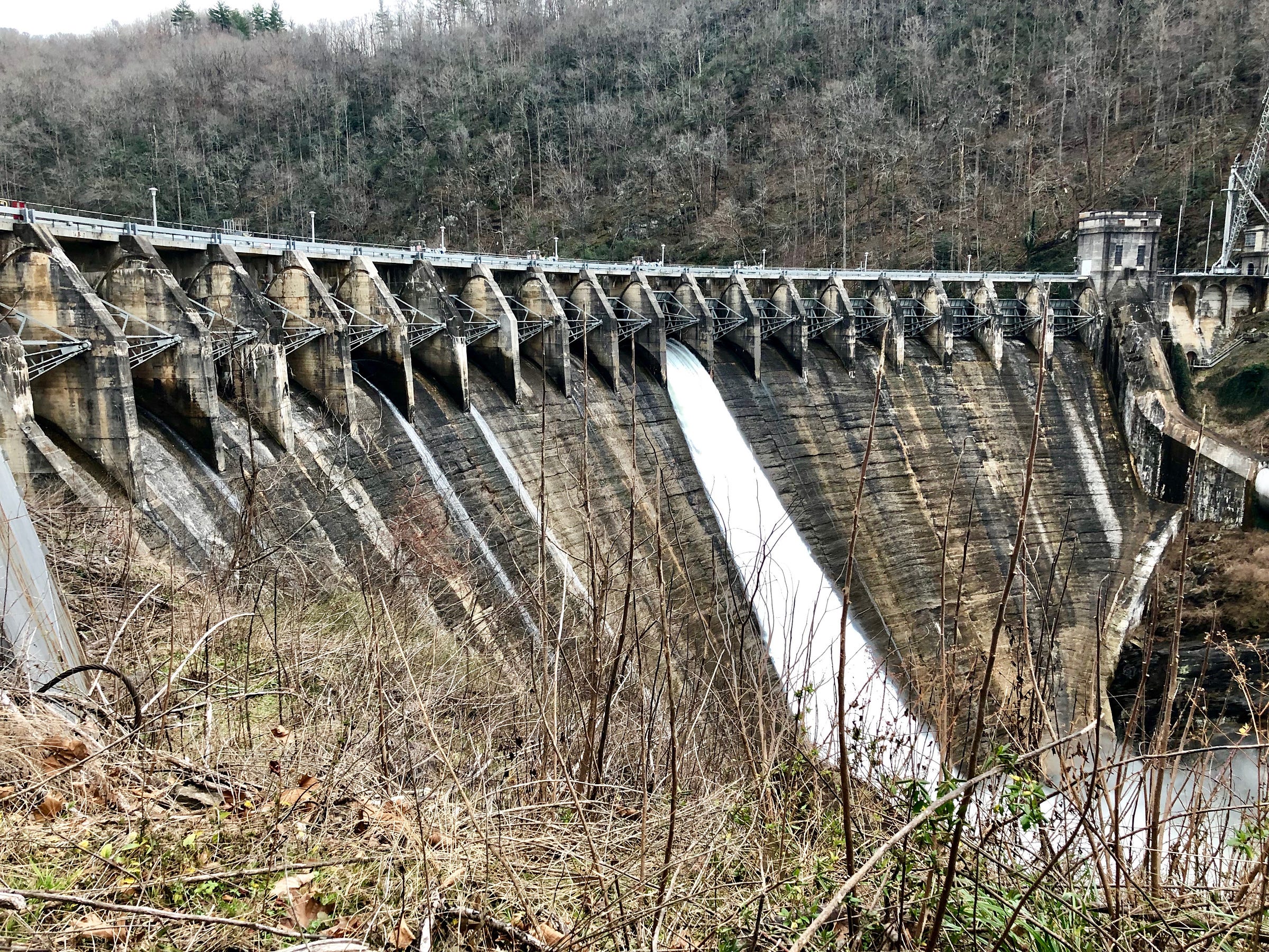 cheoah dam from the side