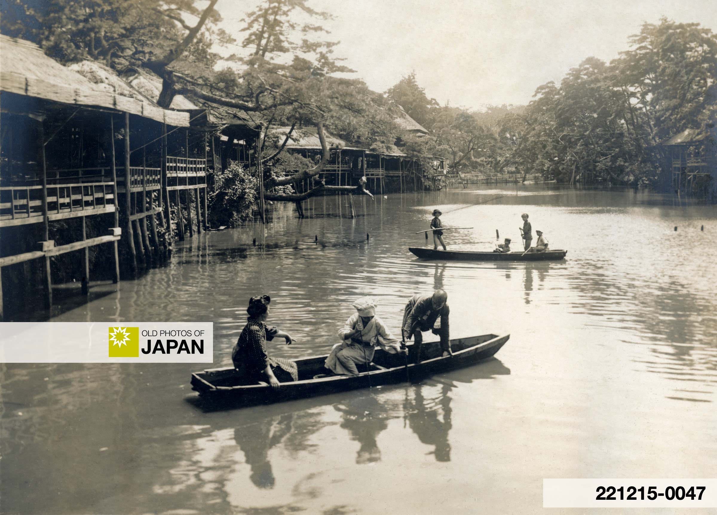 Boats at the Jūnisō pond in Shinjuku, Tokyo, 1910s.