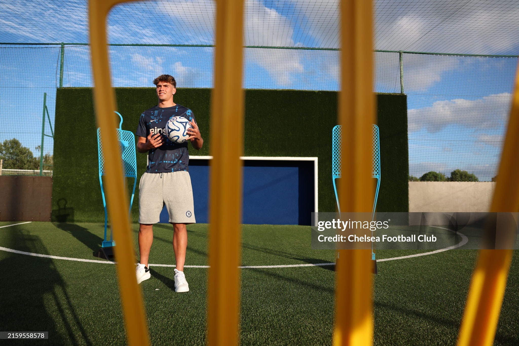 Chelsea Unveil New Signing Marc Guiu...