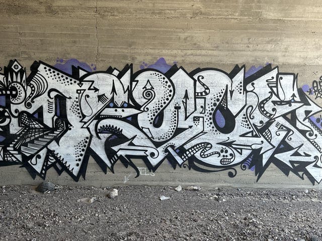 r/Graffiti - Anyone familiar with this individual? Mojave Desert