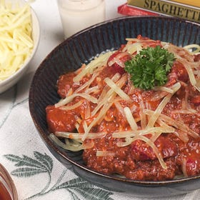Filipino Spaghetti - the way to impress your friends on your Christmas potluck!