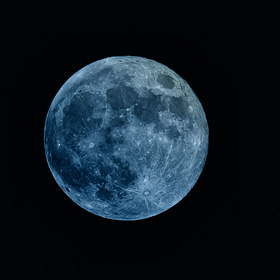 Full moon rising