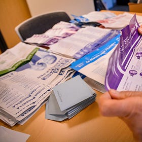 SONDAGGIO - Per il 97% degli italiani del Regno Unito è un'ingiustizia dover rientrare in Italia per votare alle Europee: "decisione scellerata e anti-democratica"