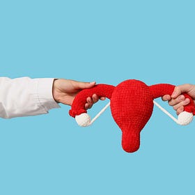 What are the early signs of womb cancer and how is it treated?
