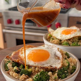 Healthy Sesame Quinoa & Broccoli Bowl