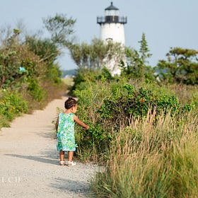 📸 Guide to Taking Family Photos on Martha's Vineyard 