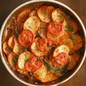 Saneyyet Batata (Tray of Potatoes)