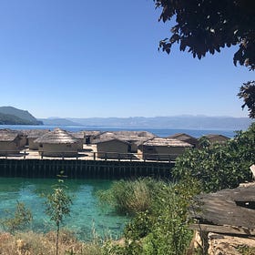 Di imperatori, dittatori, fuggiaschi e vacanzieri