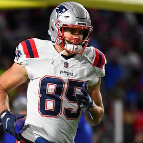 Patriots bring back tight end Hunter Henry, avoiding free agency (report)