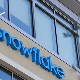 الذكاء الاصطناعي يقود سنو فليك "Snowflake" إلى القمة 