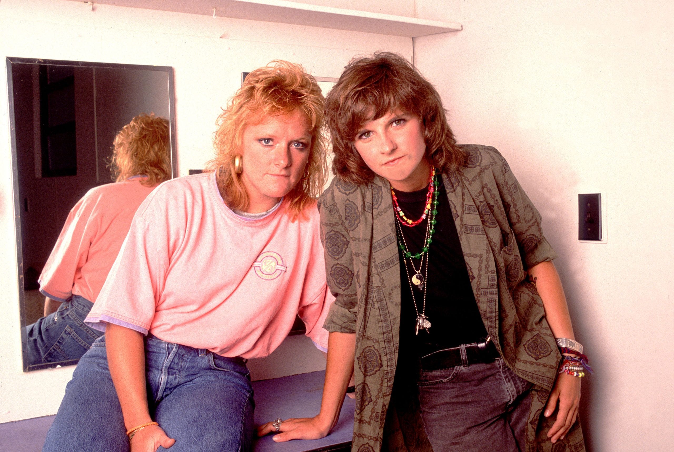 Indigo Girls' Definitive Hit "Closer To Fine" Is 30: Artists Discuss Its  Influence