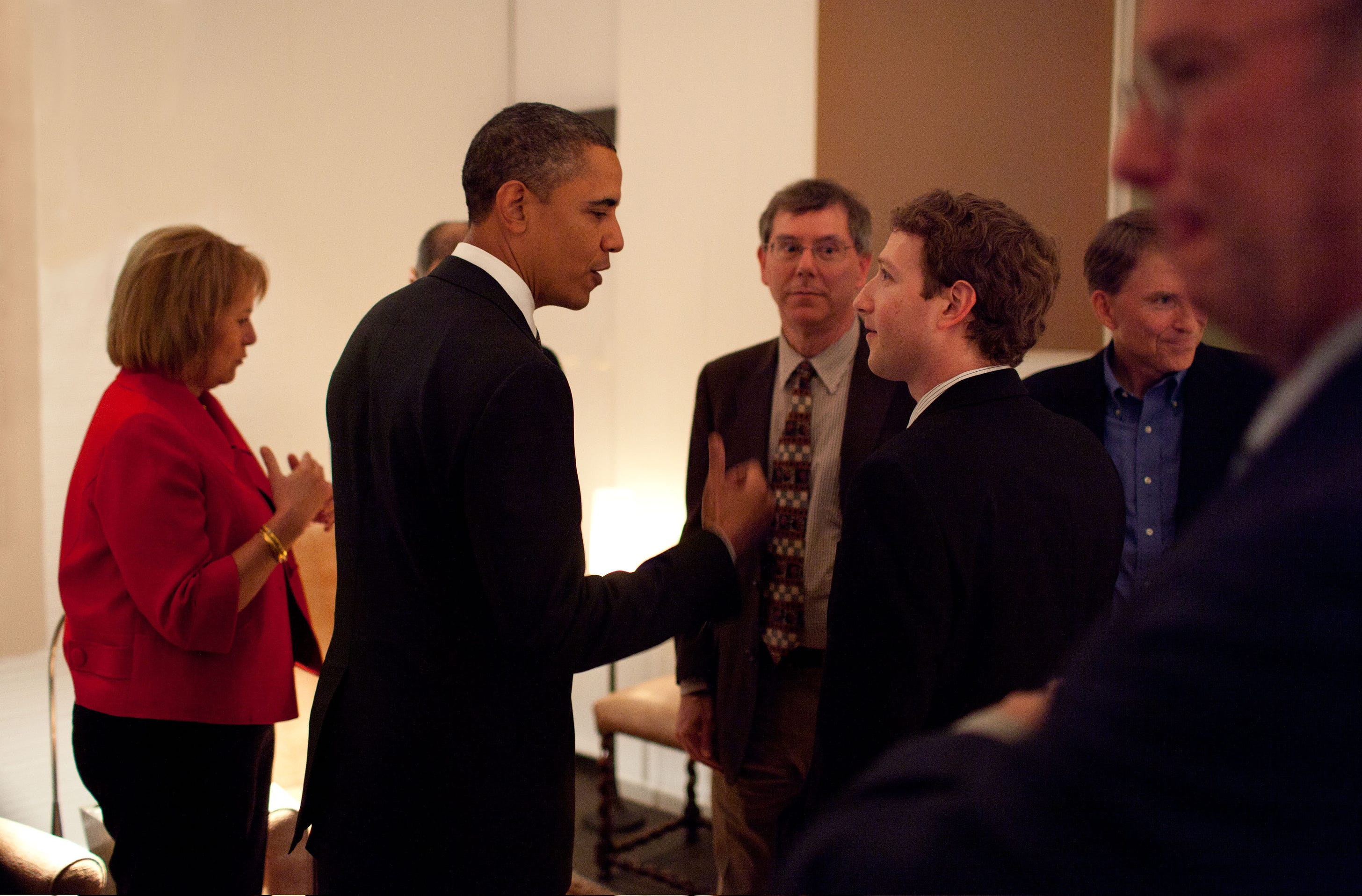 File:Zuckerberg meets Obama.jpg - Wikimedia Commons