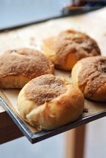 Quince Bakery in Islington by Anna Higham’s. Menu, marmalade and cream buns, brown butter bun