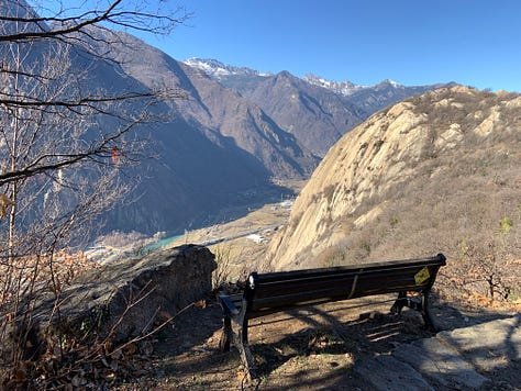 Hiking in Italy: mule track, sanctuary of Machaby, village Machaby, Forte Machaby, (Arnad) 