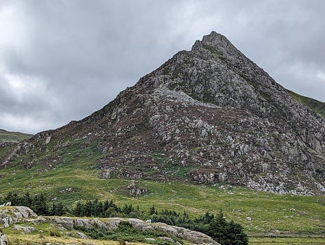 guided hike in the ogwen valley