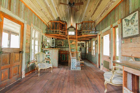 Color Co-ordination, SpaceMagic designs make the Monty Grand Victorian one of the best of all time.