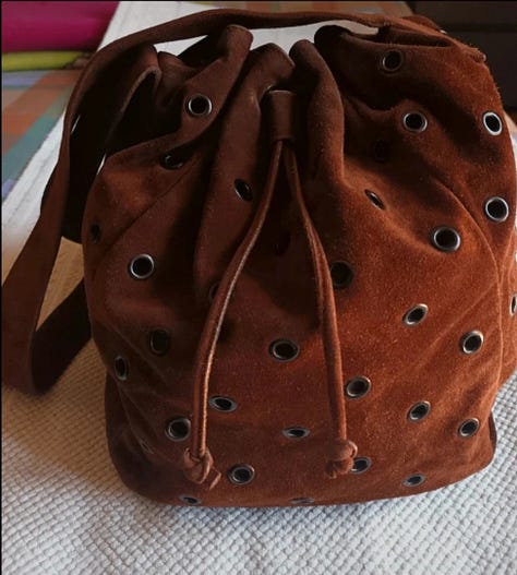 Shoes. Chaussures. Ceinture. Belt. Scarf. Bag